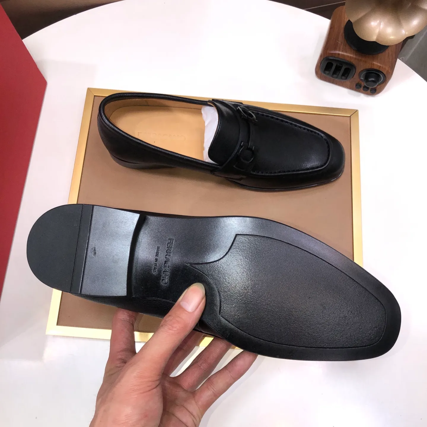 Men's shoes💰580💰【Ferragamo】Official website new product update👏High-quality casual shoes👟Imported first-layer calfskin with official website breathable printed fabric, comfortable and breathable, cowhide lining. Matching code: 38~44 (45 customized, non-refundable)